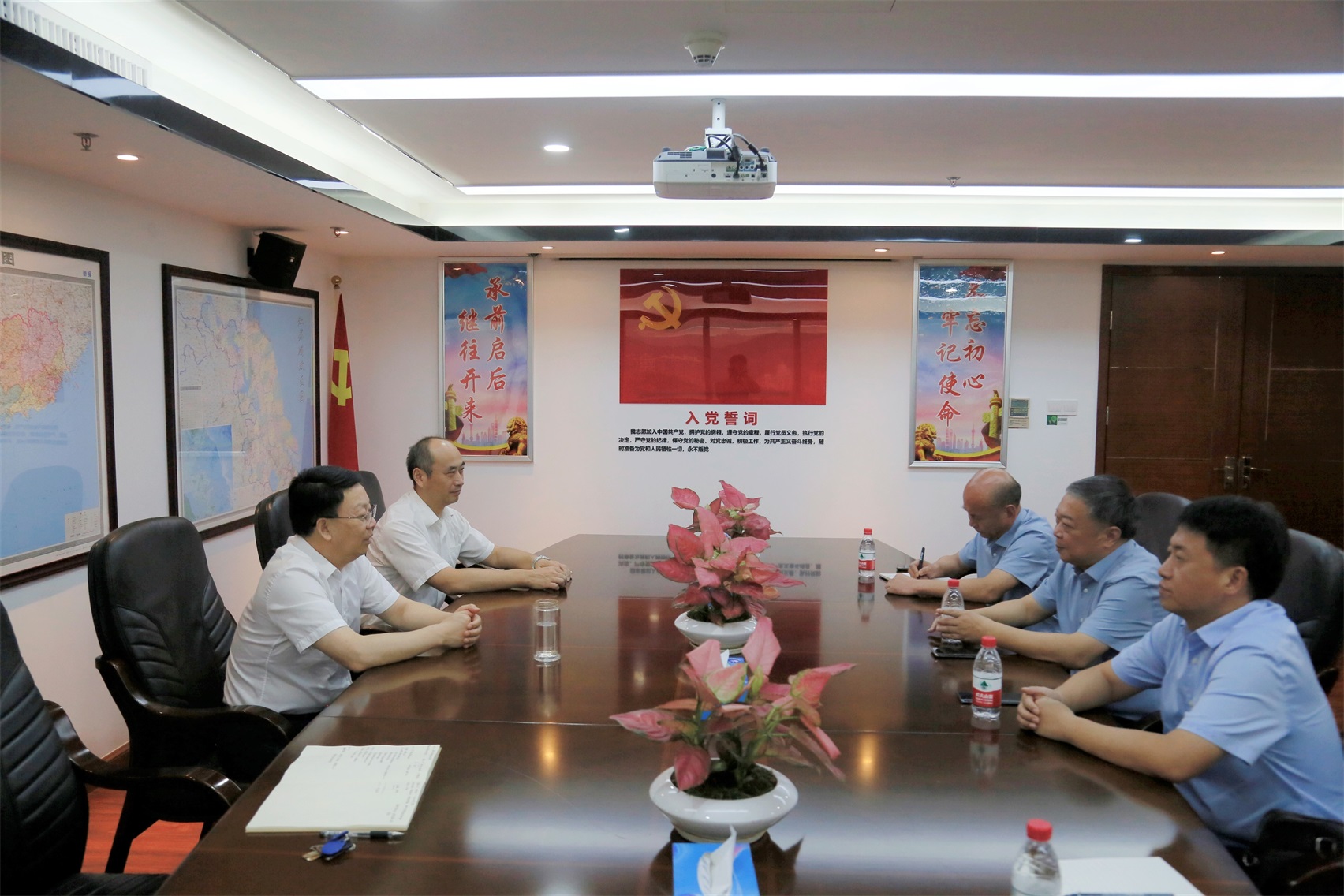 1691735498507116.jpg 171677057c82bf158453848301e8444.jpg